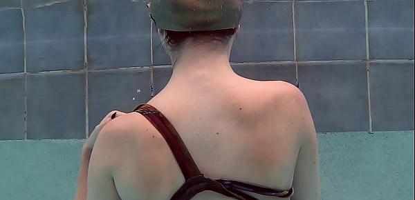  Young babe Emie Amfibia gets orgasms in the swimming pool
